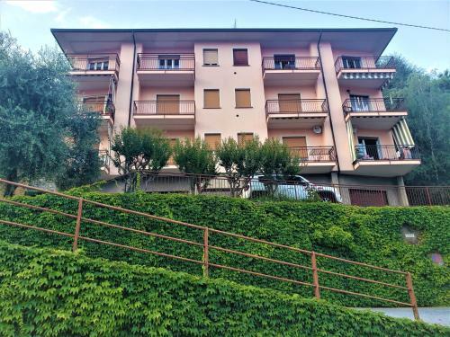 Lake Como View Apartment In Perledo