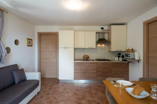 Italian Vacation Homes - Fonteno Panoramic Apartment