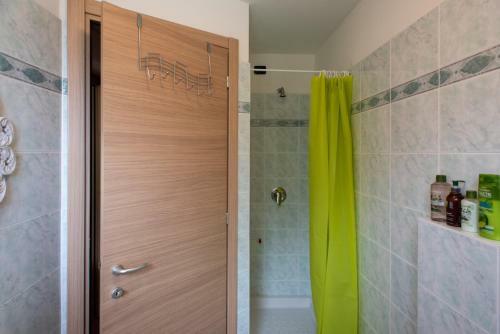 Italian Vacation Homes - Fonteno Panoramic Apartment