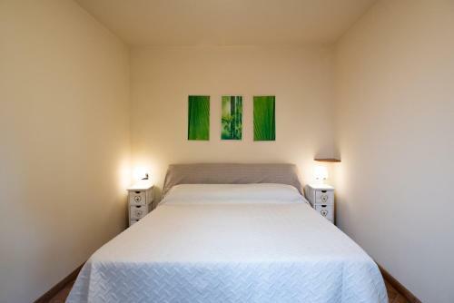 Italian Vacation Homes - Fonteno Panoramic Apartment