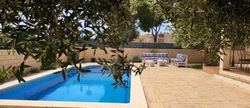 Casa �ntima Con Piscina Privada Cerca Del Mar