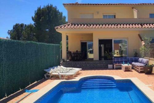 Casa Semi Nueva Con Piscina Privada