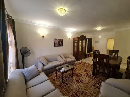 Apartamento Comfort Condo In A Private Compound New Cairo