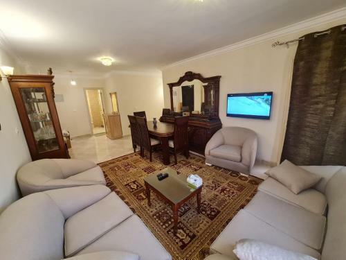 Apartamento Comfort Condo In A Private Compound New Cairo