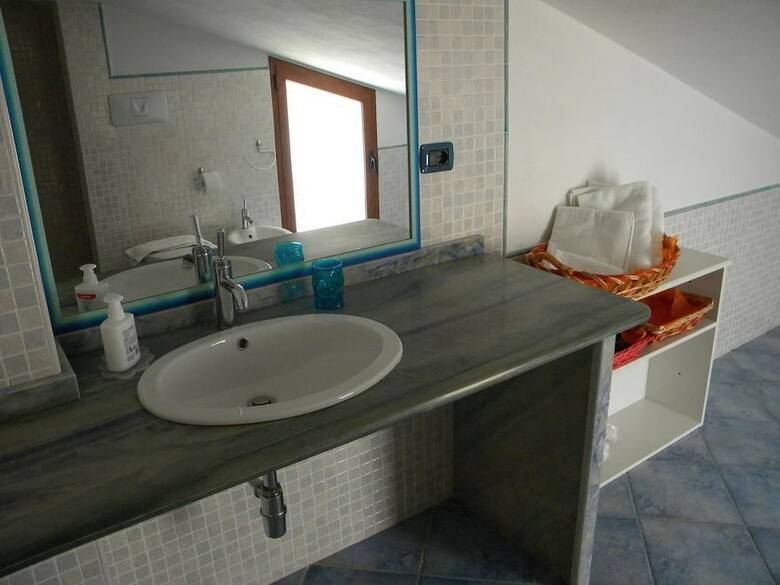 Artistika Golden Apartment