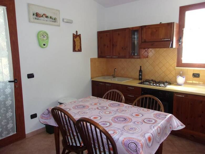 Artistika Golden Apartment