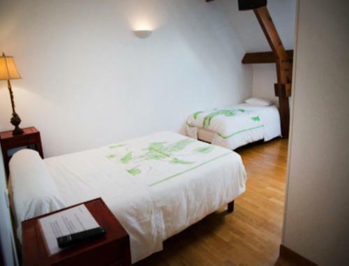 Hostal La Tour Des Plantes