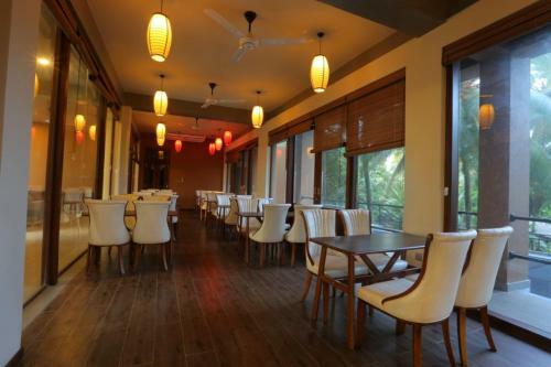 Hotel Sooriya Wessagiri Resort