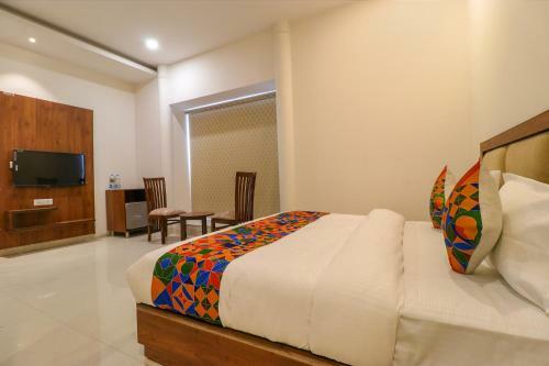 Fabhotel Prime Parisar