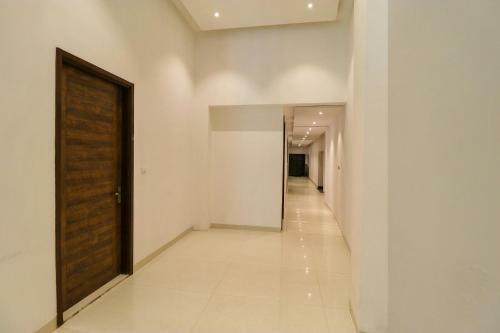 Fabhotel Prime Parisar