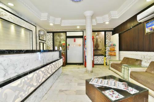 Hotel Sallow International