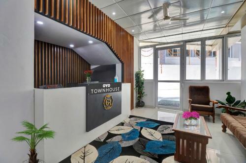 Townhouse 1058 Regency Hotel