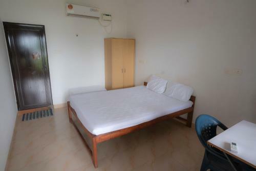 Valhalla Goa Farm - Rooms & Hostel