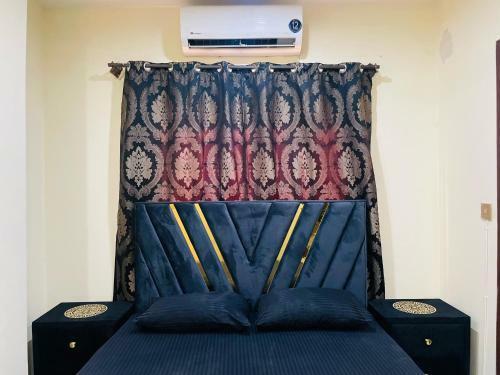 1 Bed Mountain View Apartment