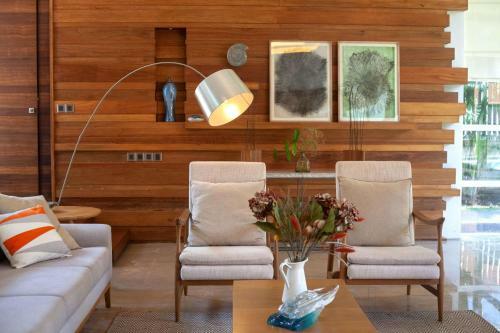 Seis Villa-splendid 4 Bhk Villa With Private Pool