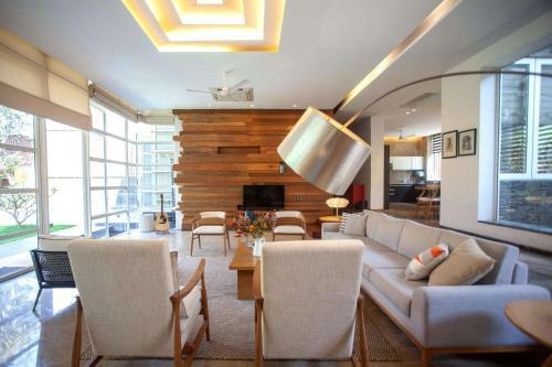 Seis Villa-splendid 4 Bhk Villa With Private Pool
