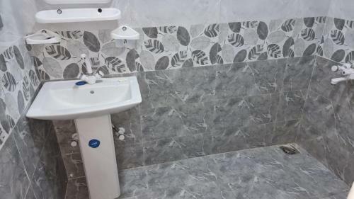 Hostal Royal Continental Guest House