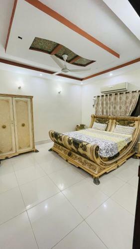 Villa Mirza Lodges.