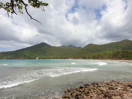Tupi's Beachfront Home 2br