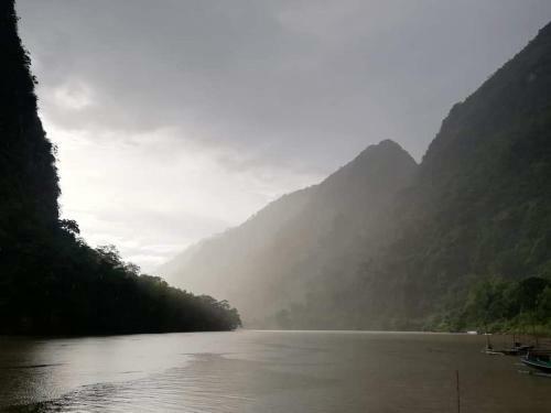 Hostal Ou River House