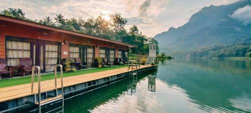 Hostal Ou River House
