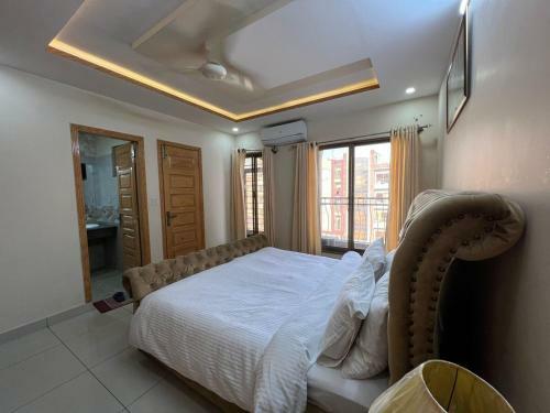 Aimpire Hotel Bahria Town
