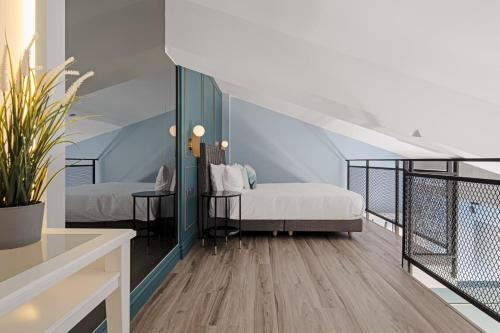 Hotel ???