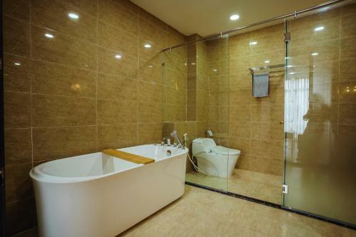 Hotel 365 Luxhome Riverside Can Tho