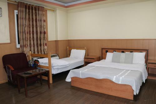 Golden Star Hotel & Restaurant