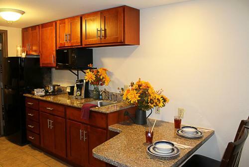 Hotel Crystal Springs Inn And Suites