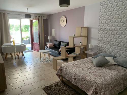Hostal Le Mas Des Cerisiers