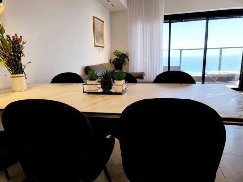 Hi - Yam Seaview Apartments