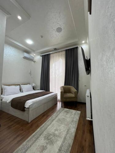 Hotel Shosh Plaza