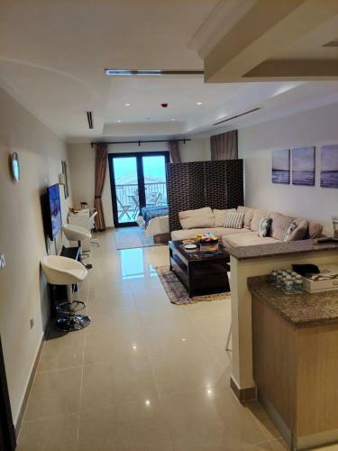 Apartamento Sea View, Sunlit Studio In The Pearl