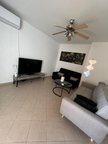 Atias Holiday Apartments (Zipi)
