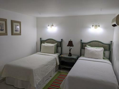 Fast Free Wifi, Pool, Stunning Sea Views