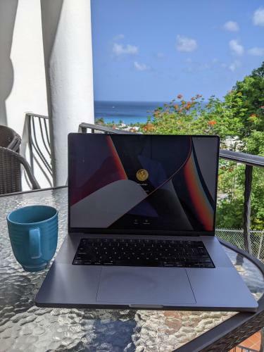 Fast Free Wifi, Pool, Stunning Sea Views