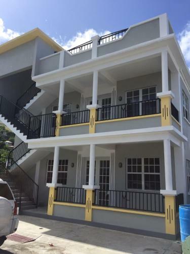 Apartamento Yvonna House