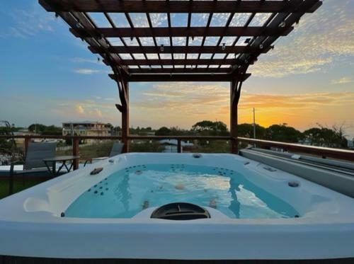 Villa Sunset Coast Loft & Rooftop