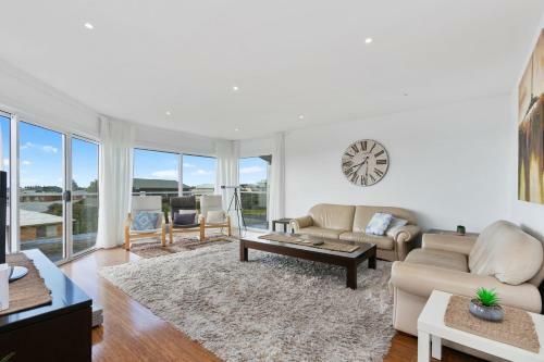 Seaview Apollo Escape