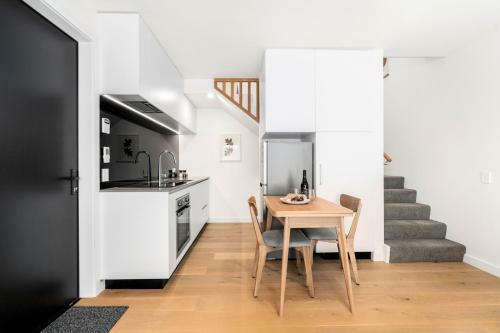 Sunshine Peaks - Albert Town Holiday Home