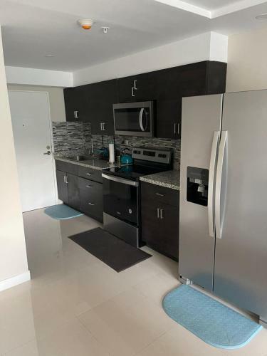 Keshue 2 Bedroom Prestigious Bellevue Apartment