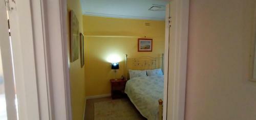 East Geelong - 2 Bedrooms - Mimosa Cottage