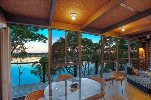 Phegans Bay Waterfront Retreat