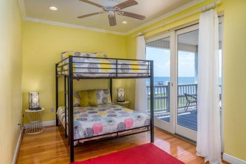 Ricky Mos' Island Oasis - 2628 Bridgeview Home