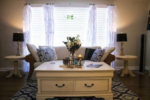 The Candor Cottage
