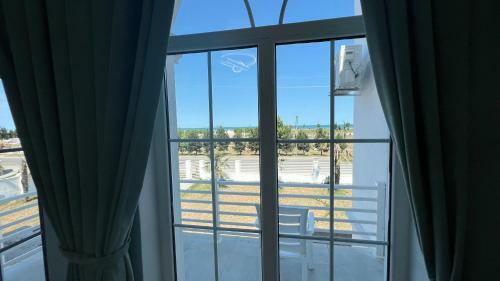 Hostal Astara Boulevard Village