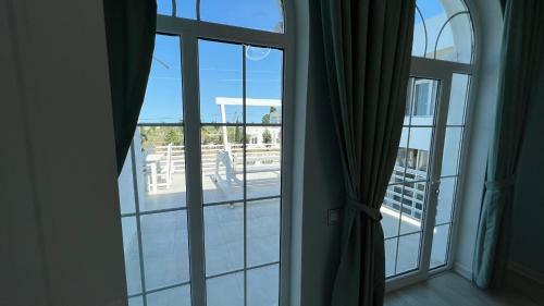 Hostal Astara Boulevard Village