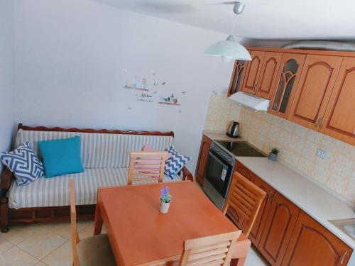 Hostal Orange Guest House