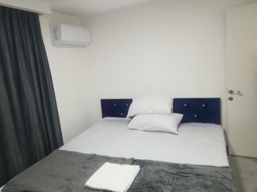 Pak Az Hotel